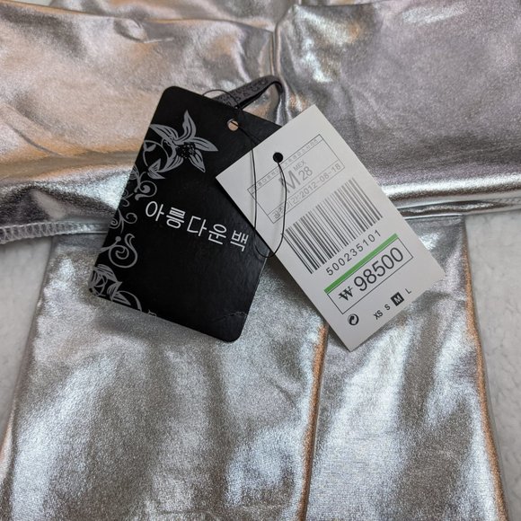 Faux Leather Silver Leggings - Picture 4 of 7